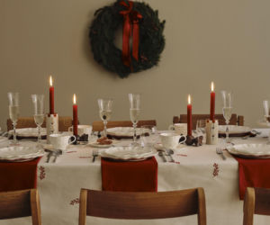 Te dekoracje w kolorze bordo są tak piękne, że trudno oderwać wzrok!