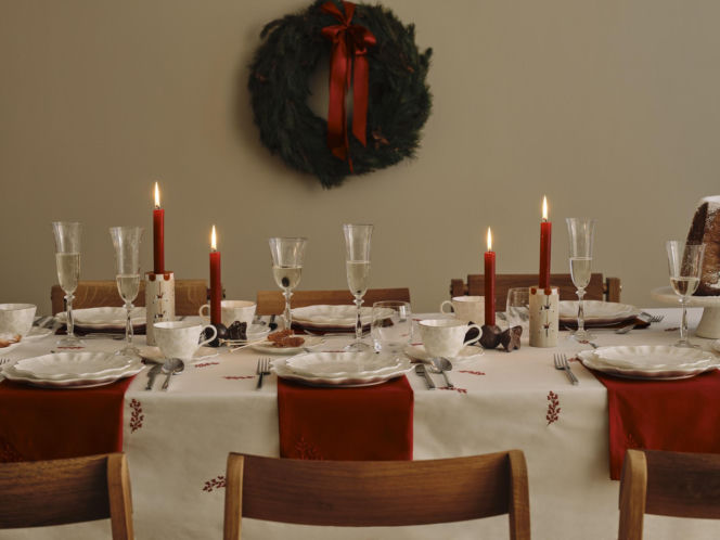 Te dekoracje w kolorze bordo są tak piękne, że trudno oderwać wzrok!