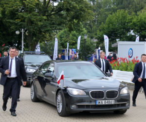 Władza, przywileje, luksusy i pieniądze
