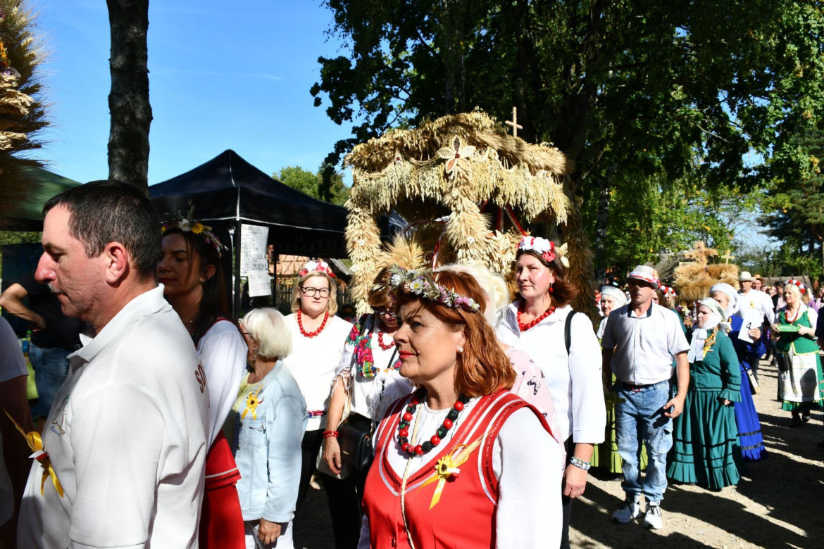 Tłumy na dożynkach w Olsztynku. Zobacz, jak wyglądało tegoroczne święto plonów