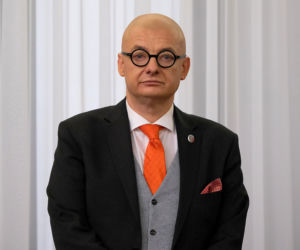 Ci politycy pokonali koronawirusa