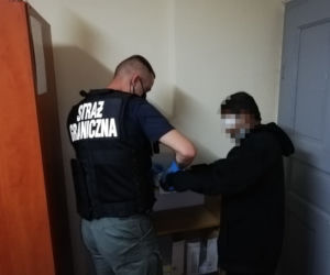 Wpadli, bo ich samochód zaczął płonąć! Nielegalni imigranci ze Sri Lanki zatrzymani