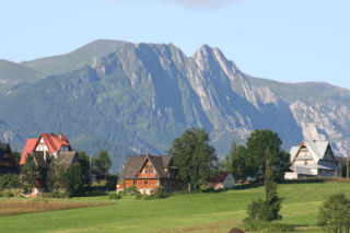 To najtrudniejsza nazwa miejscowości w Małopolsce. Widok na Tatry zachwyca, ale jej nie wymówicie [GALERIA]