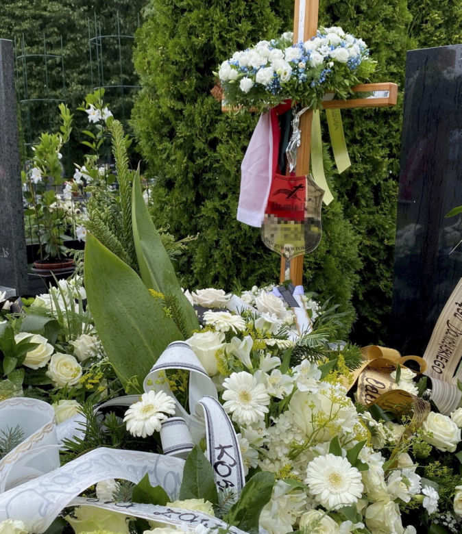 Grób harcerza Dominika utonął w kwiatach