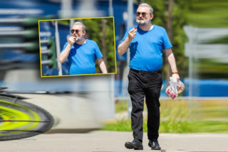 Gorący letni spacer prof. Karskiego! Polityk nie mógł się powstrzymać i zrobił to na ulicy! [ZDJĘCIA]
