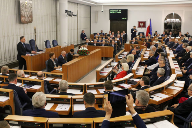 Ustawa budżetowa w Senacie. Senatorzy czekają na ruch Sejmu ws. kryptowalut