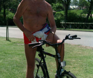 Spalili dom Jimmy'ego Savile'a! Żądają wyburzenia