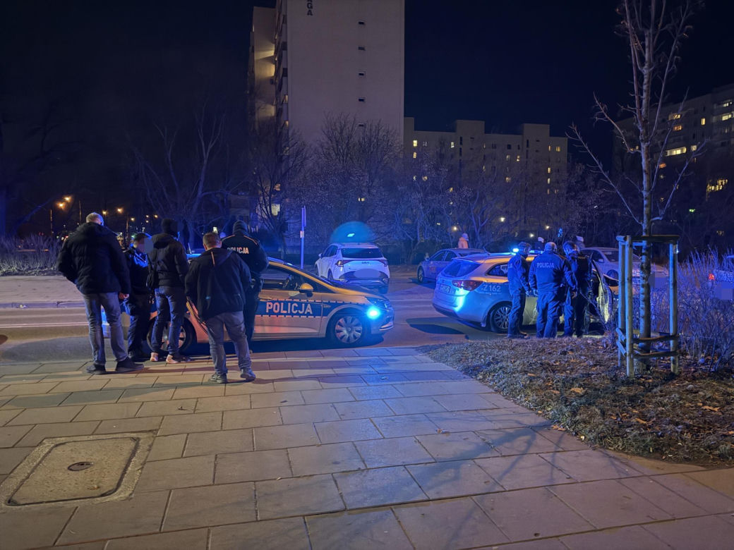 Warszawa. Strzelanina na Białołęce. Trzech mężczyzn z audi zatrzymanych pod pościgu [ZDJĘCIA].