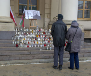 Lublin: Flaga miasta opuszczona do połowy masztu. W południe wybrzmiała „Cisza”
