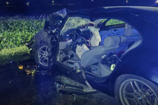 Poważny wypadek pod Płockiem. Bus przewrócił się na bok, sześć osób trafiło do szpitala