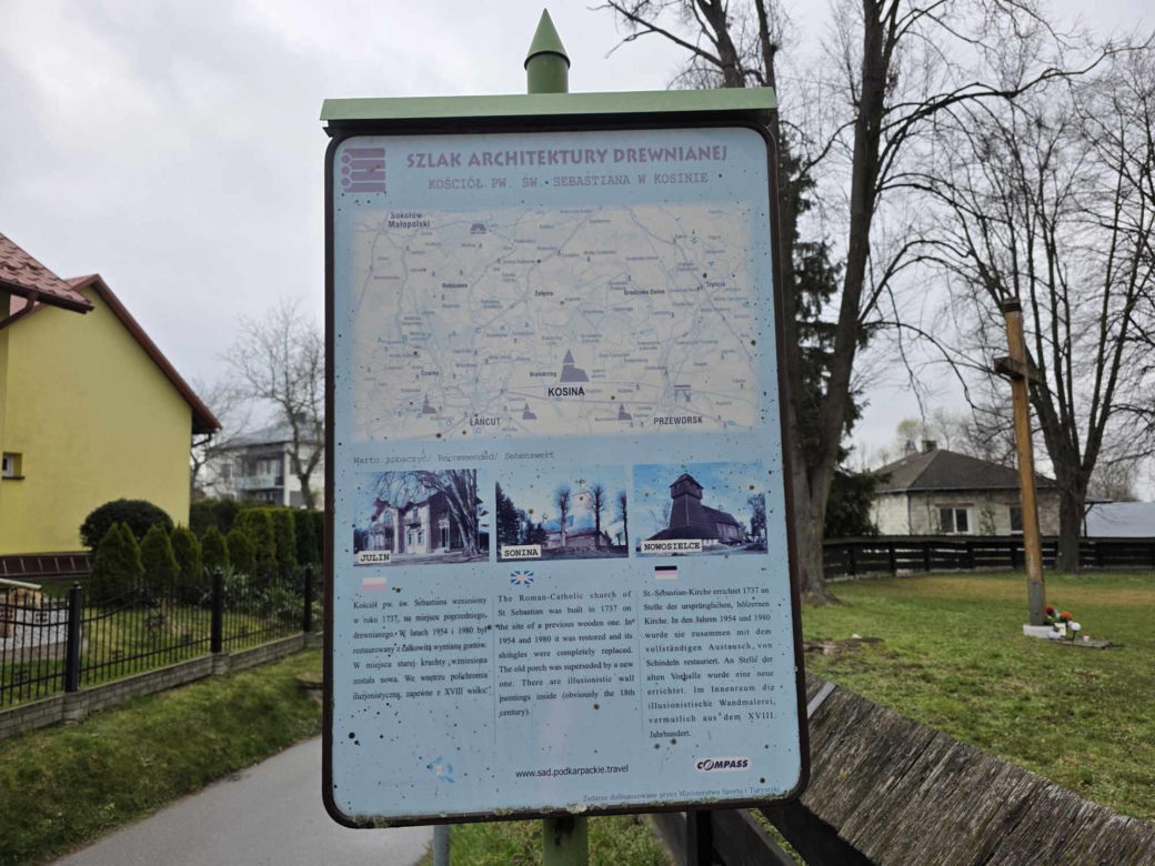 Zabytkowy kościół św. Sebastiana w Kosinie