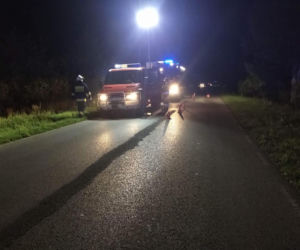 Ciechanów. Zatrzymał się, by pomóc kobiecie! Doprowadził do czołowego zderzenia!