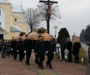 Pogrzeb Dominiki i Anny - Tryńcza