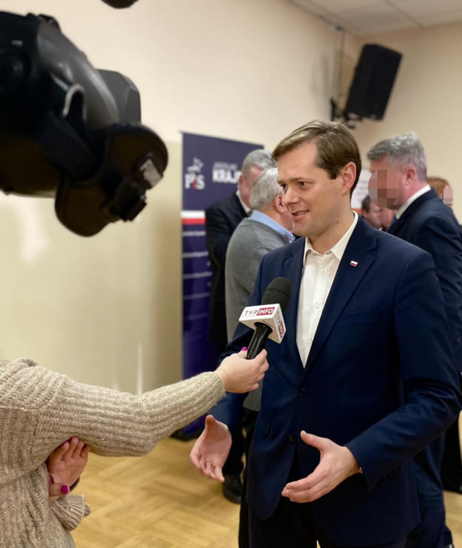 Trzaskowski i Krajewski walczą w dzielnicach