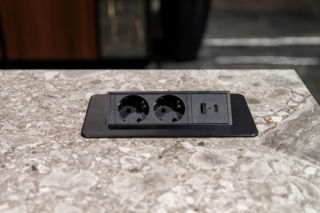 Jak wybrać odpowiedni osprzęt elektryczny? Ceny gniazdek i włączników luty 2026