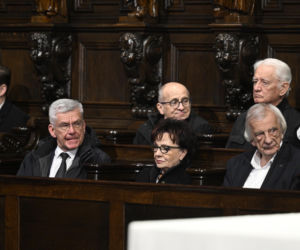 Msza za ofiary Smoleńska w Archikatedrze. Obecni Nawrocki i Kaczyńska