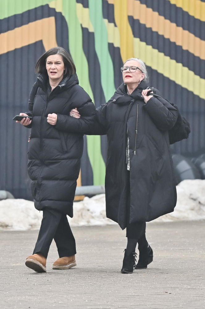 Krystyna Janda kurzy w aucie