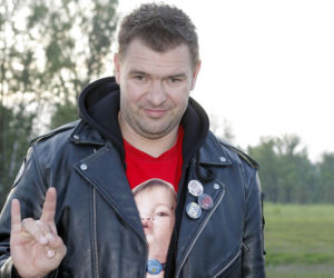Tomasz Karolak na archiwalnych zdjęciach. Tak wyglądał na początku kariery