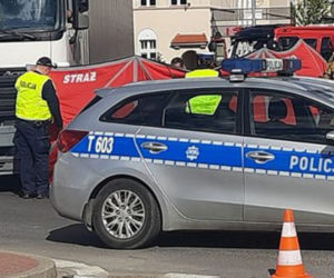 Tir ciągnął za sobą kobietę! Makabryczny wypadek w Mrągowie [ZDJĘCIA].