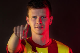 Sensacyjny transfer w Ekstraklasie! Jeden z najlepszych piłkarzy już u rywali. 1,7 mln euro
