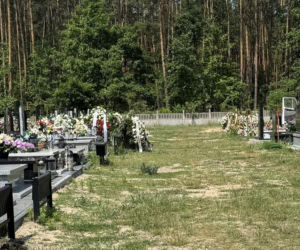 Tuż po 27-urodzinach na Łukasza spadł samolot. Przejmujący widok na grobie żołnierza. Dumnie służyłeś Ojczyźnie