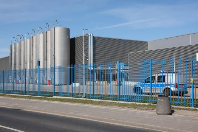 Strzały w łódzkiej fabryce, 400 osób ewakuowanych. Trwa obława