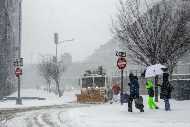 Ofiary śmiertelne, milion ludzi bez prądu w USA! Burza śnieżna atakuje