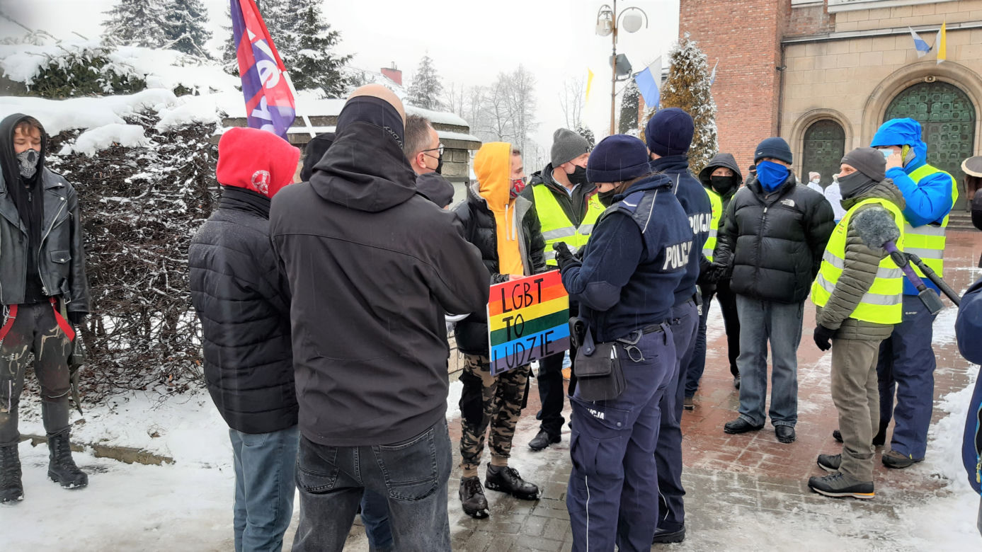 „LGBT to ludzie" - uliczny protest w Tarnowie