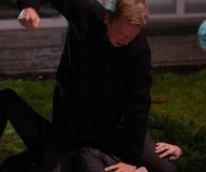 Na Wspólnej, odcinek 2830. Igor (Kuba Wesołowski), Adam (Karol Puciaty)