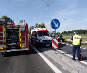Poważny wypadek w Ostaszewie pod Toruniem. Ciężko ranny kierowca w szpitalu