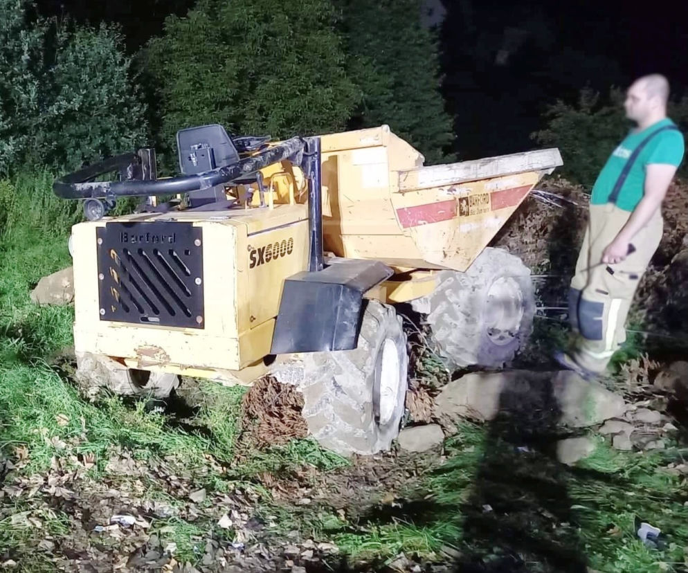 Mystków: Maszyna przygniotła 57-latka. Mężczyzna nie żyje