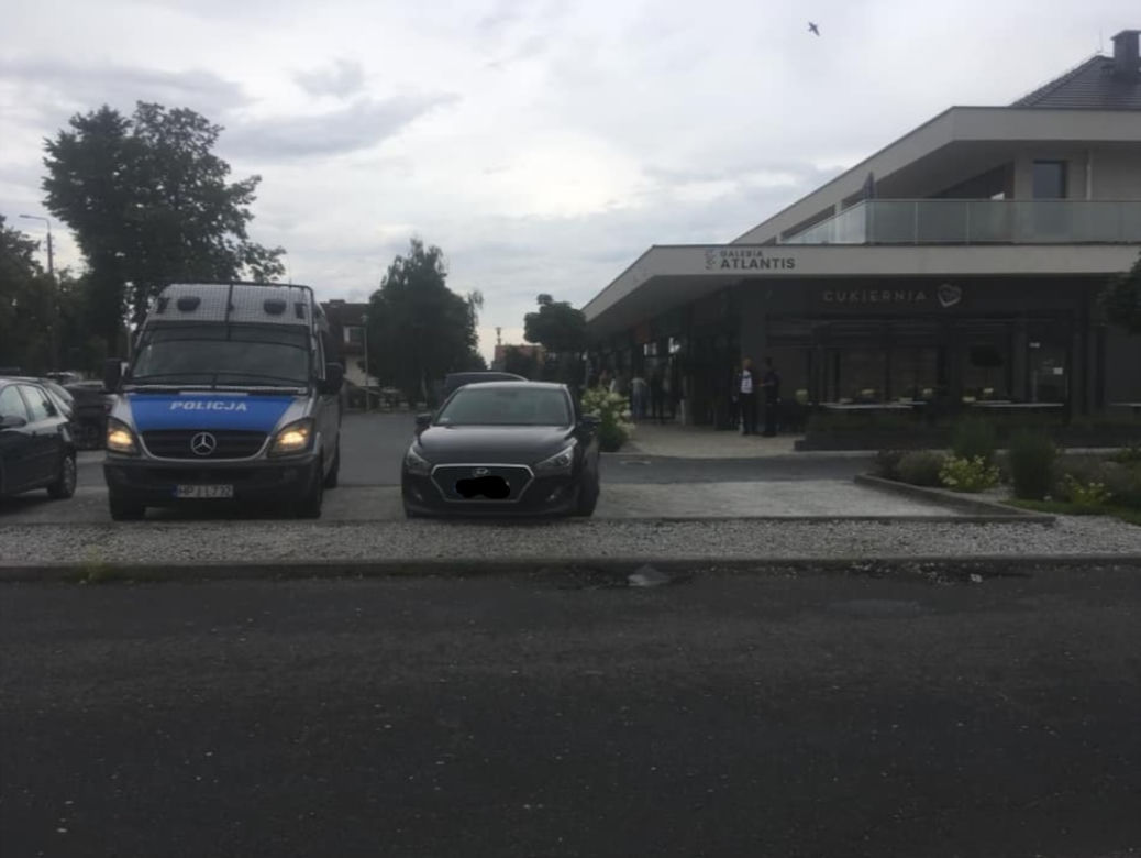 Opole, Czarnowąsy. Obława policji po napadzie na bank