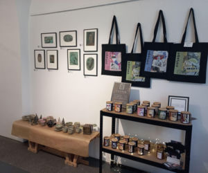 ​Z każdym dniem wybór jest coraz mniejszy. W Galerii MBWA w Lesznie trwa Kiermasz Świąteczny