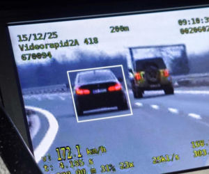 Drogowa patologia ujawniona na S7. Ojciec z zakazem, syn bez uprawnień, auto bez przeglądu!