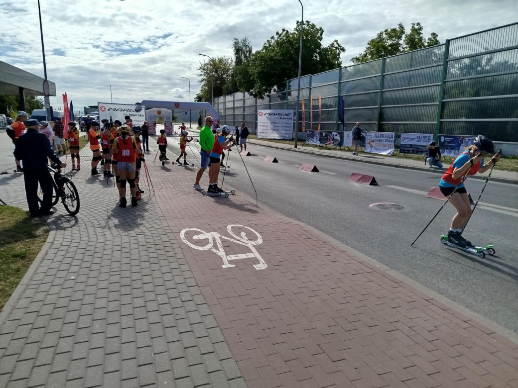 Zawody o Puchar Polski na nartorolkach Marwe Cup 2025 zostały zainaugurowane w Siedlcach