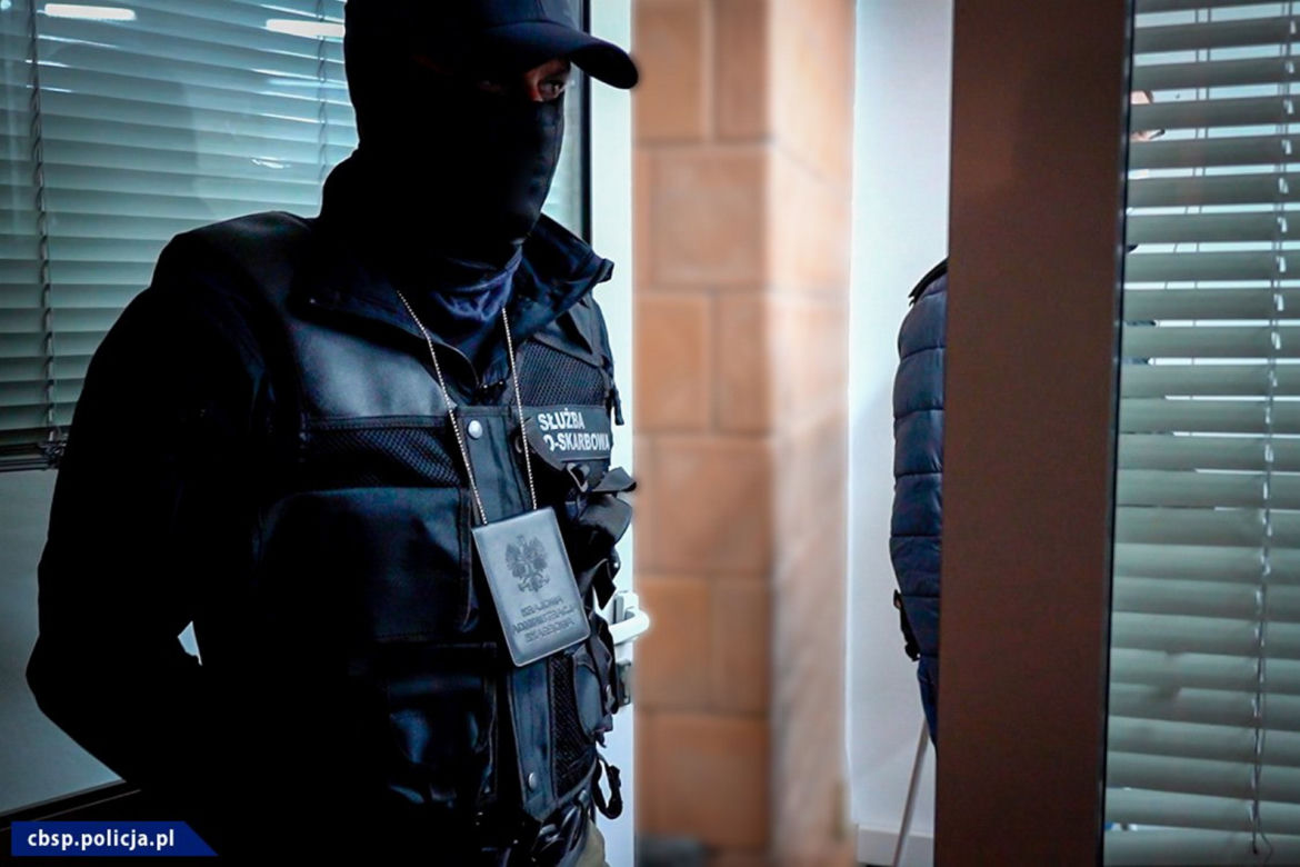 Wielka akcja CBŚP. Potężne uderzenie w siec klubów go-go. Podejrzanym przedstawiono 400 zarzutów