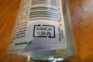 Masz dość wożenia butelek? Wielkarewolucja w systemie kaucyjnym. Kurier odbierze je spod drzwi