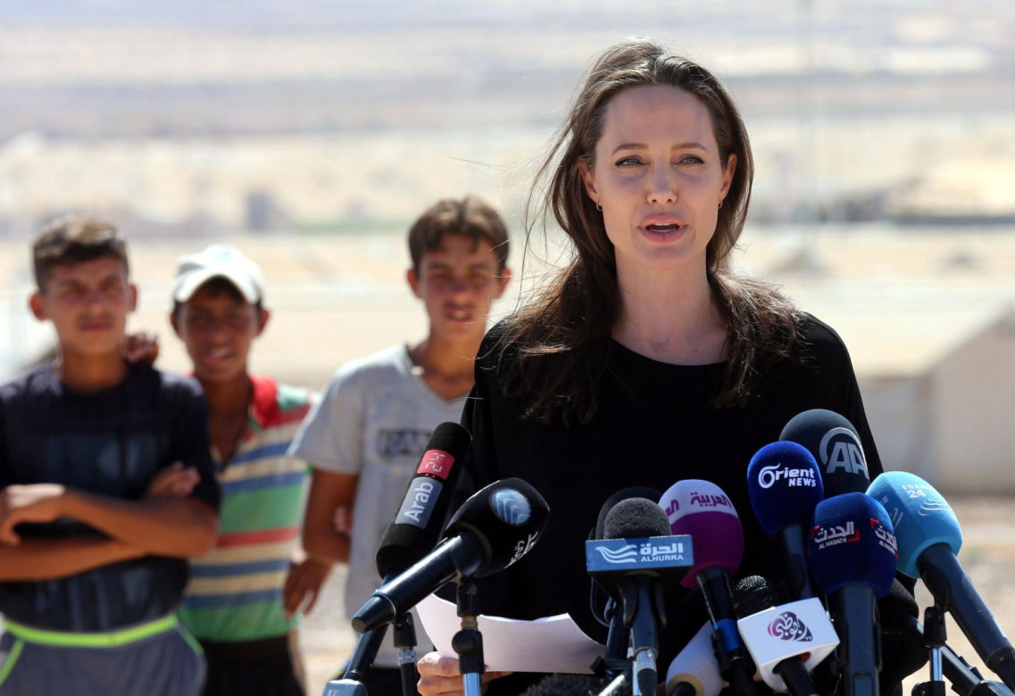Angelina Jolie kończy 50 lat! Zobacz, jak się zmieniała