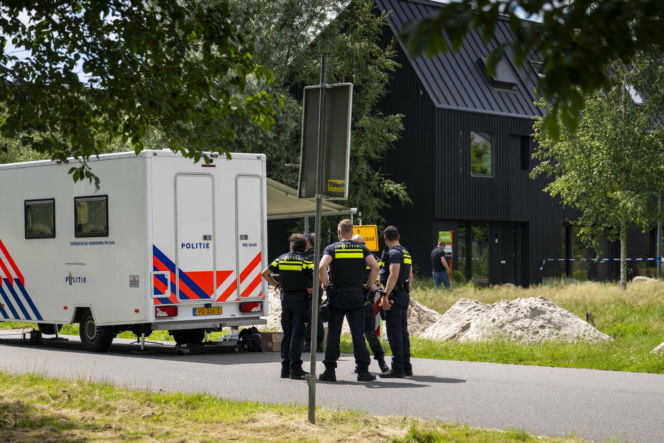 15-latka zabiła rodziców, fotki z miejsca zbrodni rozesłała do kolegów z klasy 15-latka podejrzana o zabójstwo rodziców. Zdjęcia z miejsca zbrodni miała wysłać rówieśnikom