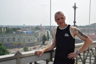 Robert Ciulkin zobył Mount Everest w Białymstoku, aby pomóc choremu Nikosiowi