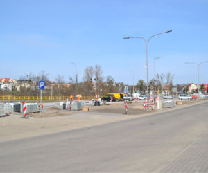 Remont przed dworcem PKP w Iławie - marzec 2020