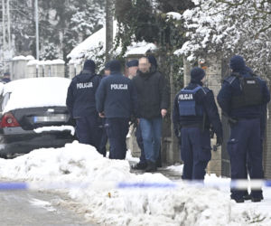 Zwłoki małżeństwa na Targówku. Świadkowie o szturmie antyterrorystów: W życiu czegoś takiego nie widziałem