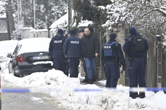 Zwłoki małżeństwa na Targówku. Świadkowie o szturmie antyterrorystów: "W życiu czegoś takiego nie widziałem"