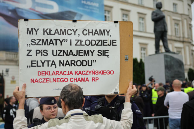 Obchody miesięcznicy smoleńskiej w Warszawie