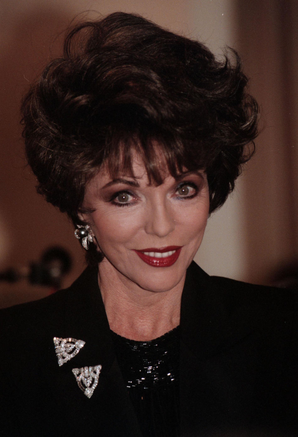 Ma 92 lata, a wygląda młodziej niż 30 lat temu. Joan Collins zachwyca w Cannes