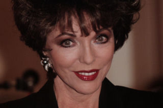 Ma 92 lata, a wygląda młodziej niż 30 lat temu. Joan Collins zachwyca w Cannes