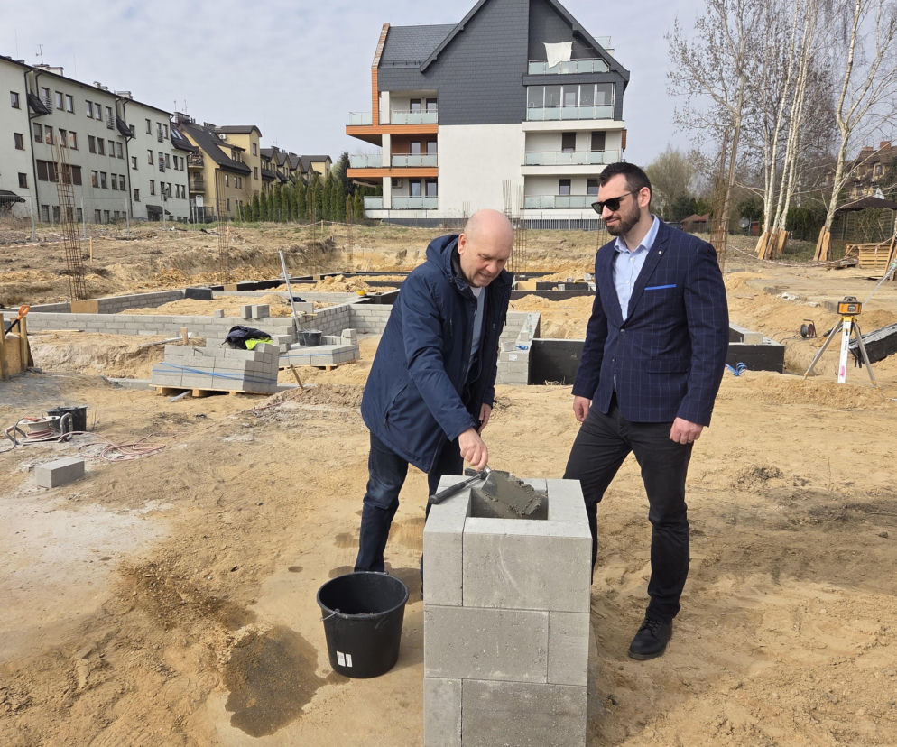 W inauguracji inwestycji wzięli udział m.in. burmistrz gminy Oborniki Śląskie Arkadiusz Poprawa oraz prezes SIM Zielona Dolina Stanisław Kieras