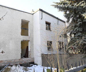 Kaczyńskiego nie ma w domu, a sąsiedzi rozwalają ściany