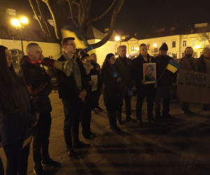Siedlczanie okazali swoje poparcie dla Ukrainy w wojnie z Rosją – pokojowa demonstracja solidarnościowa w Siedlcach