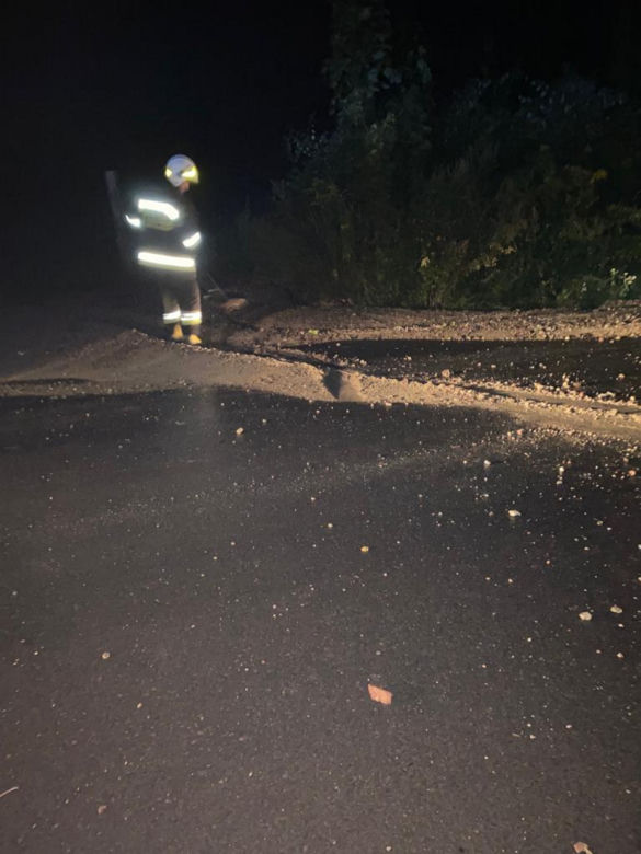 Potężna ulewa w Olsztynie. W Barczewku opady uszkodziły most